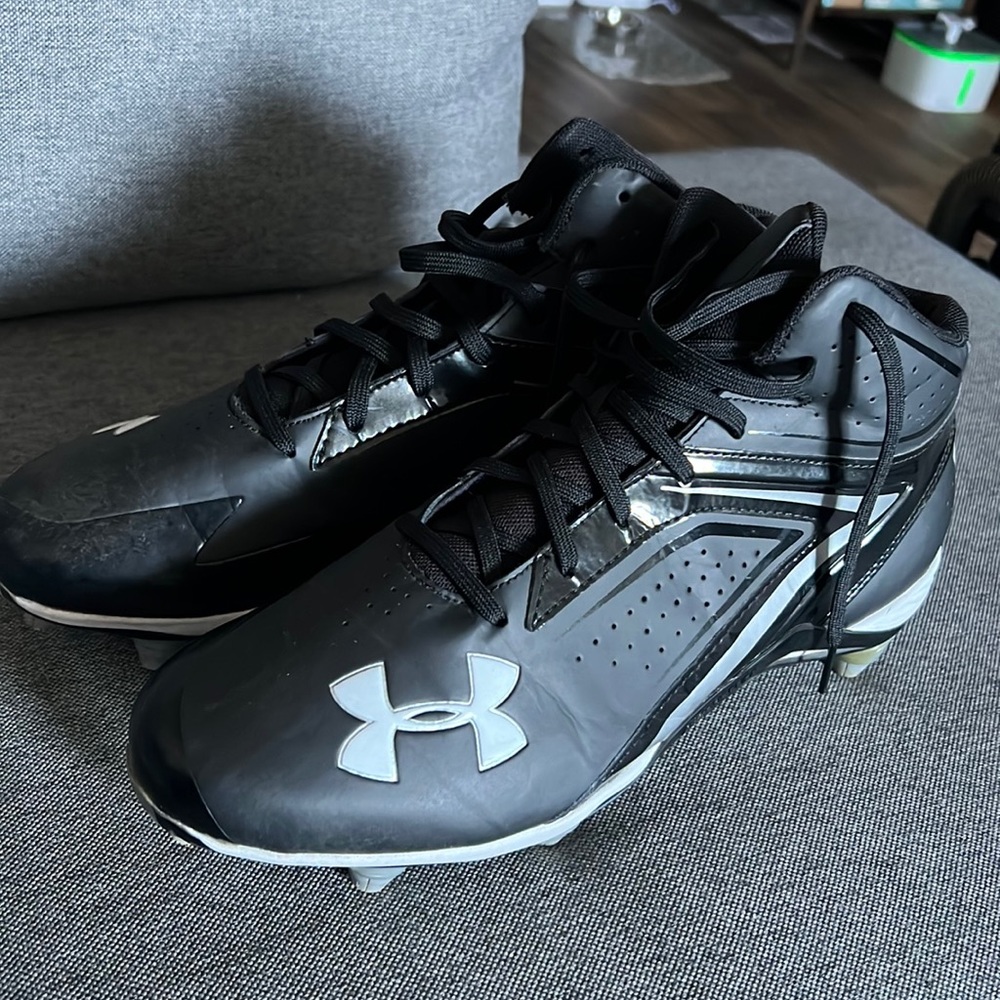 Mens size 11.5 Under Armour 🏈 Football Cleats